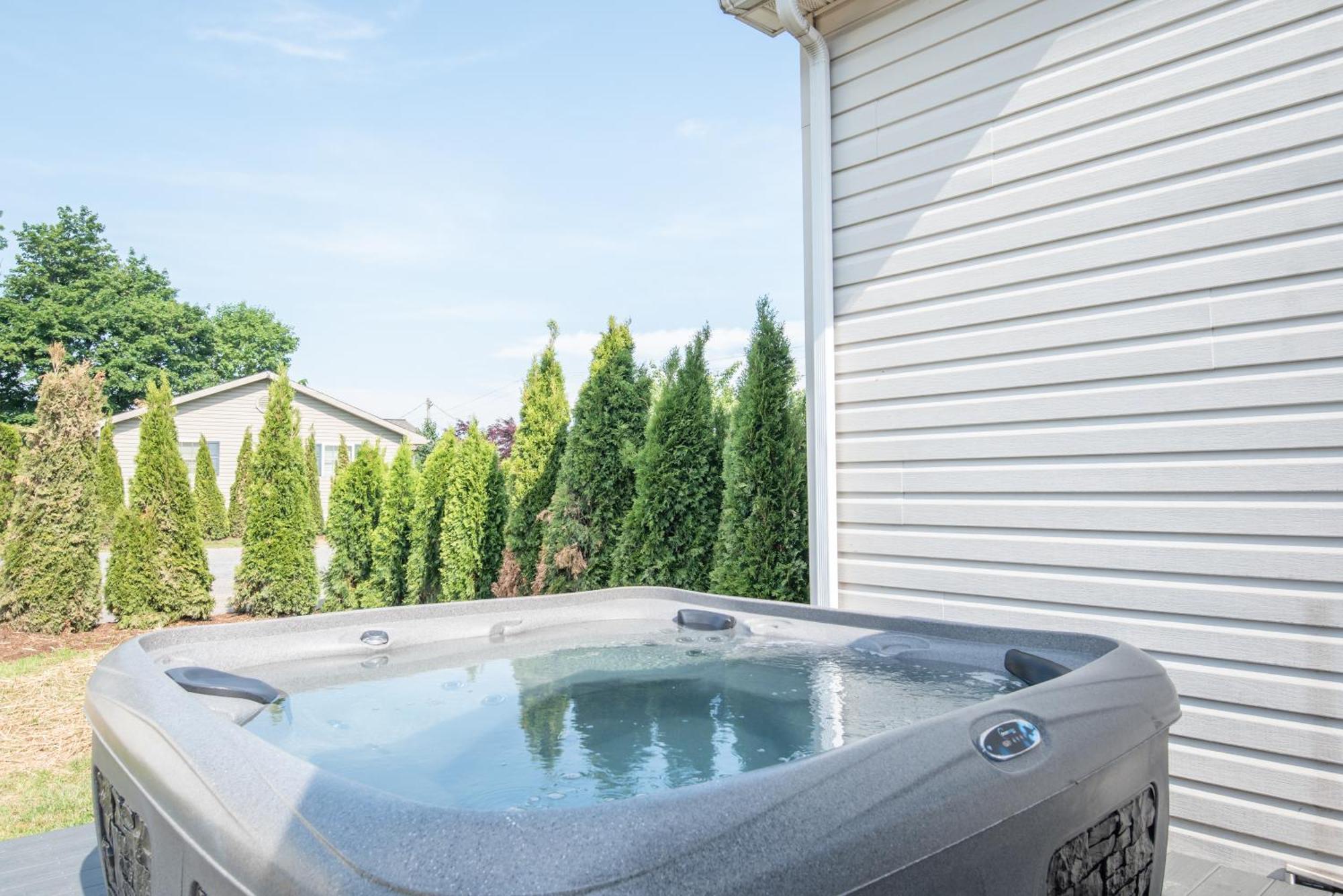 Nature Haven Pond,pool And Hot Tub Myerstown