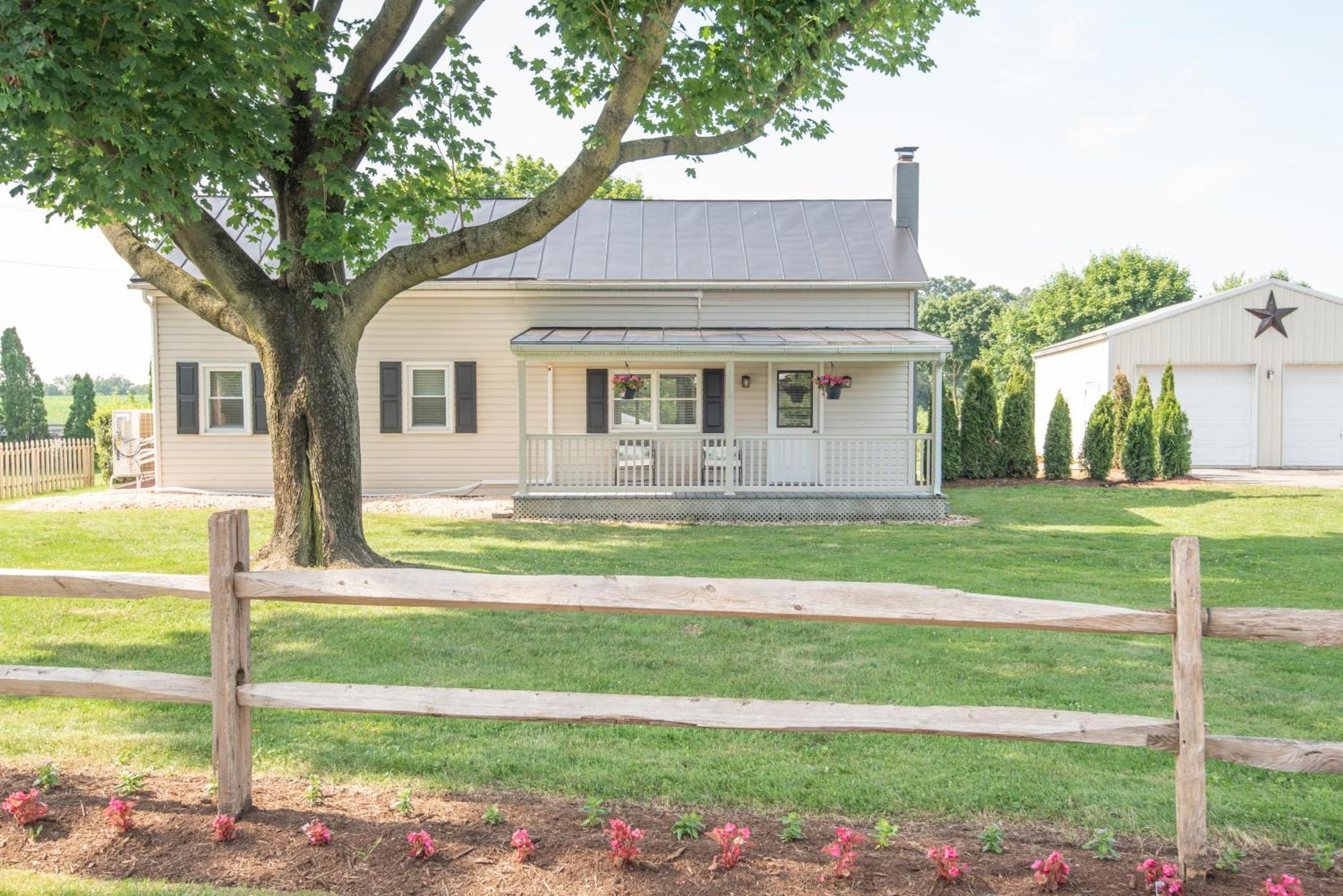 Nature Haven Pond,pool And Hot Tub Myerstown