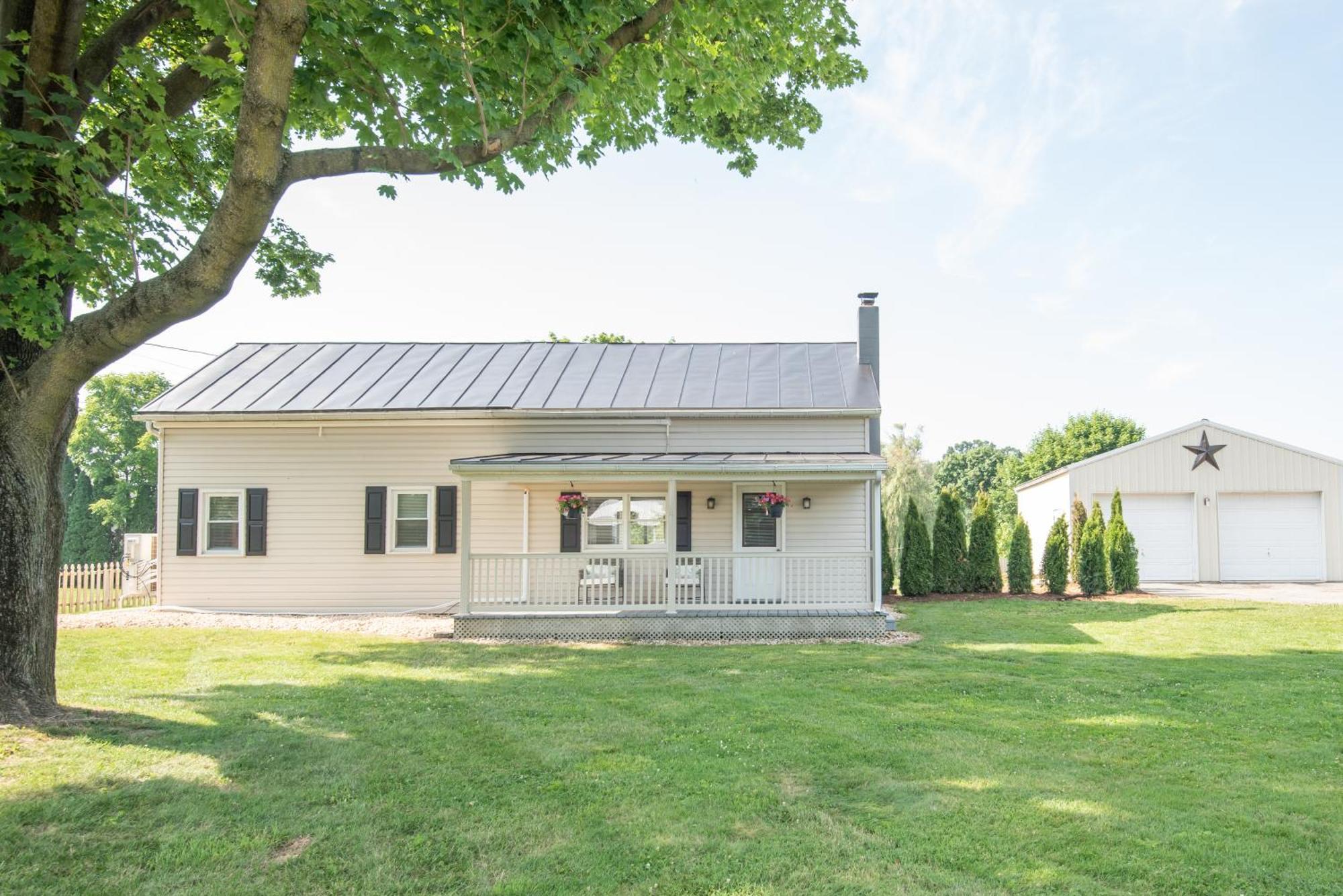 Nature Haven Pond,pool And Hot Tub Myerstown