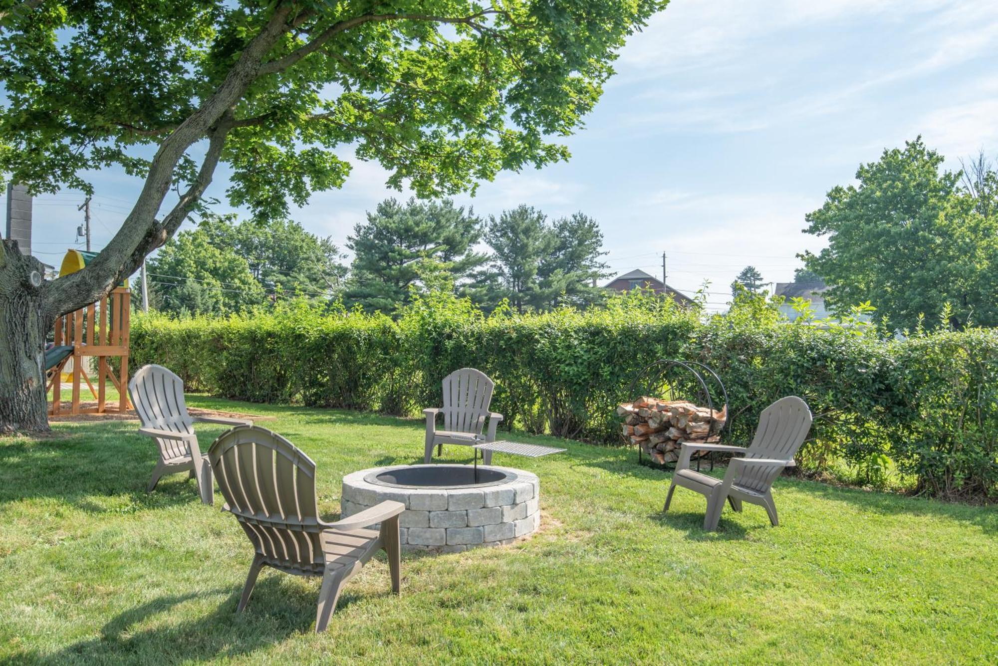 Nature Haven Pond,pool And Hot Tub
